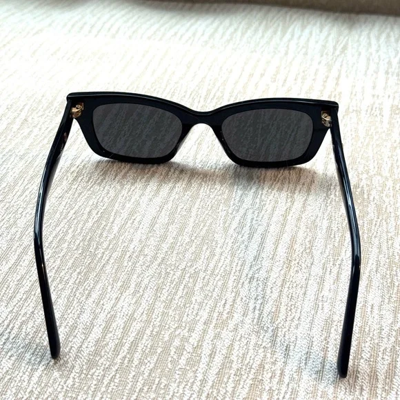 GENTLE MONSTER x Jennie ‘1996’ Black Sunglasses (Re-Posh) - Picture 11 of 14